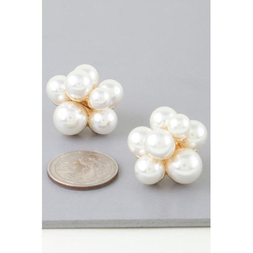 Pearl Flower Bundle Stud Earrings - Designer Style - CC-WH2000889