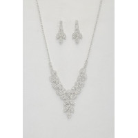 Leaf Pattern Crystal Necklace