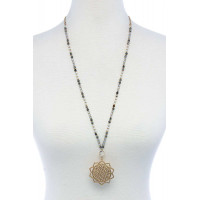 Stylish Sun Flower Pendant Beaded Necklace