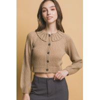 Short collard sweater