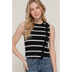 Sleeveless Diagonal Shape Stripe Spring Sweater