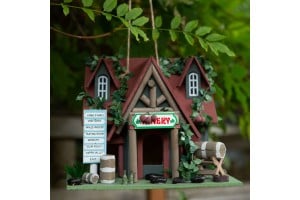 Crafts Birdhouses: A Blend of Artistry and Functionality
